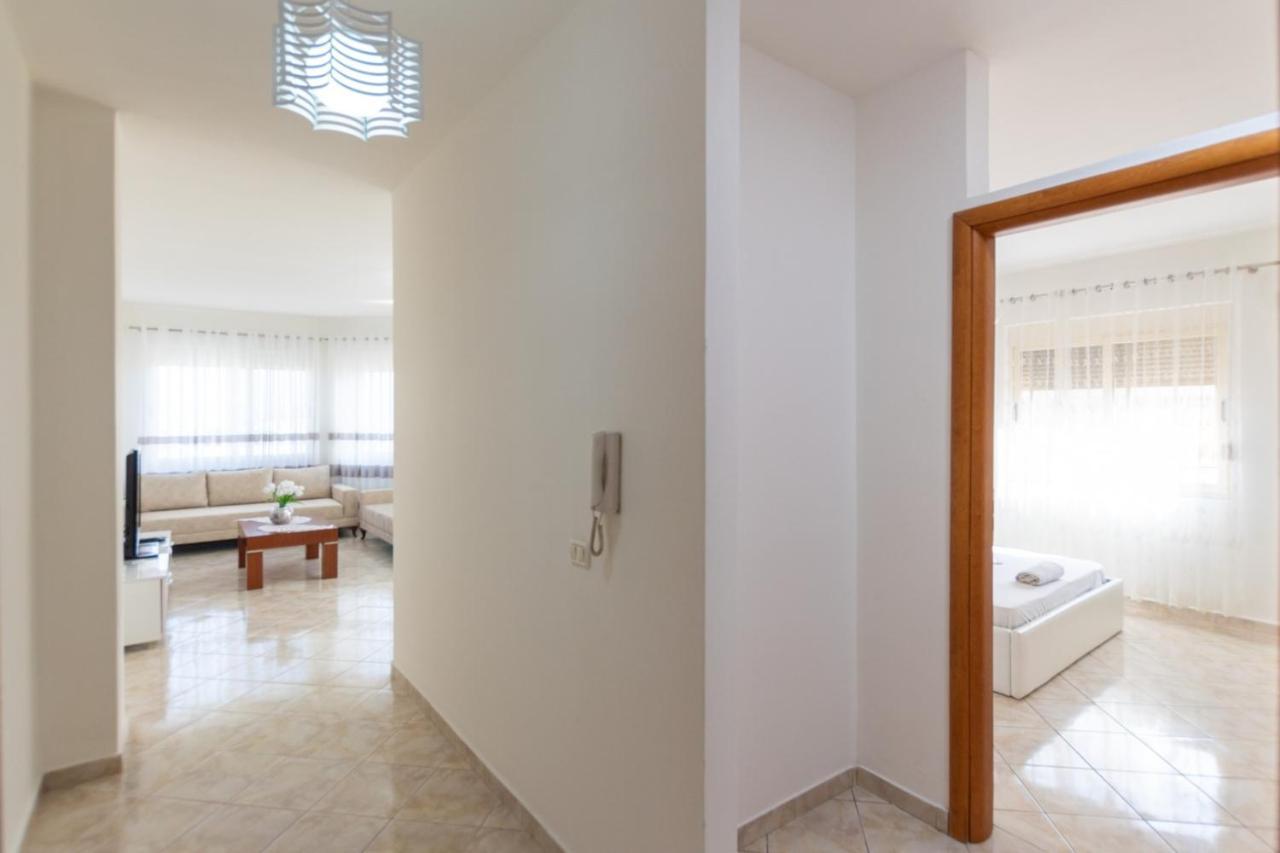 Spacious 2 Bedroom Apartment In Durres Beach Exterior foto