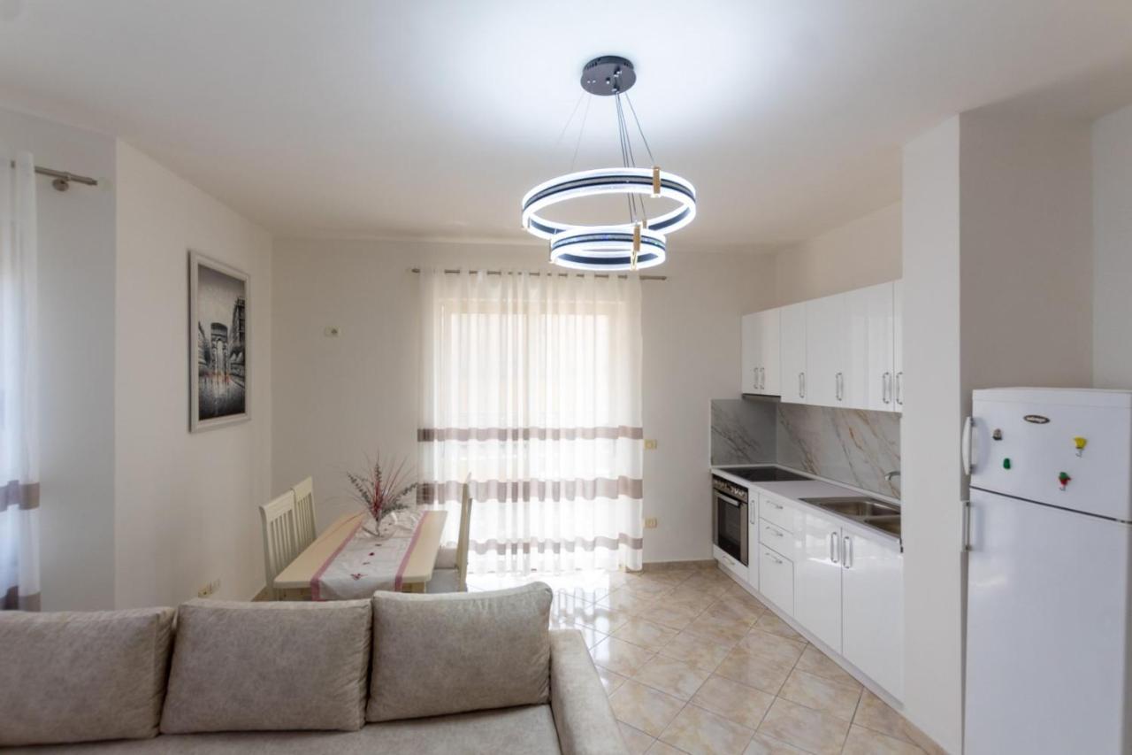 Spacious 2 Bedroom Apartment In Durres Beach Exterior foto